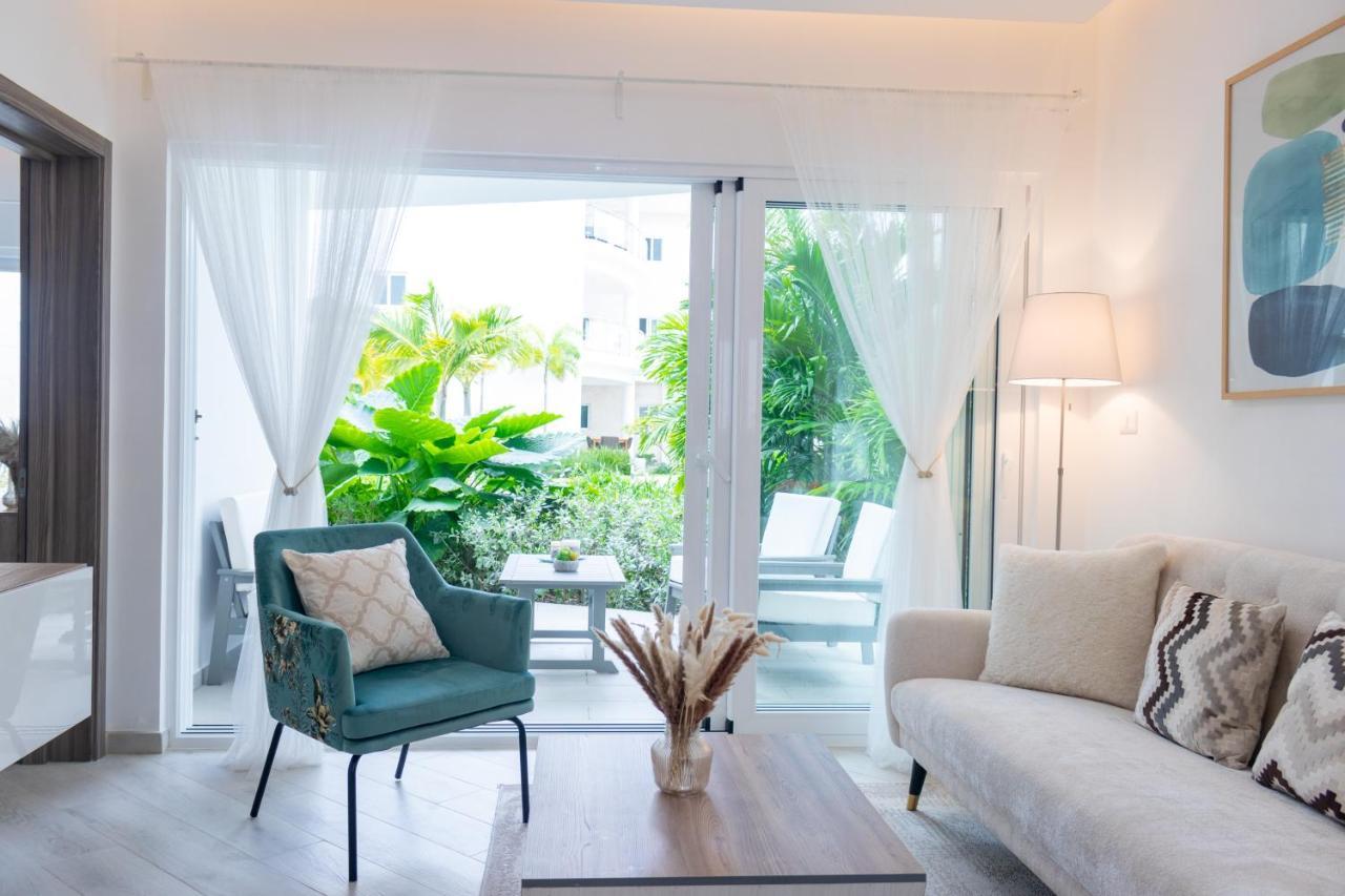 Family Getaway Apartment - Right On The Beach Пунта-Кана Экстерьер фото